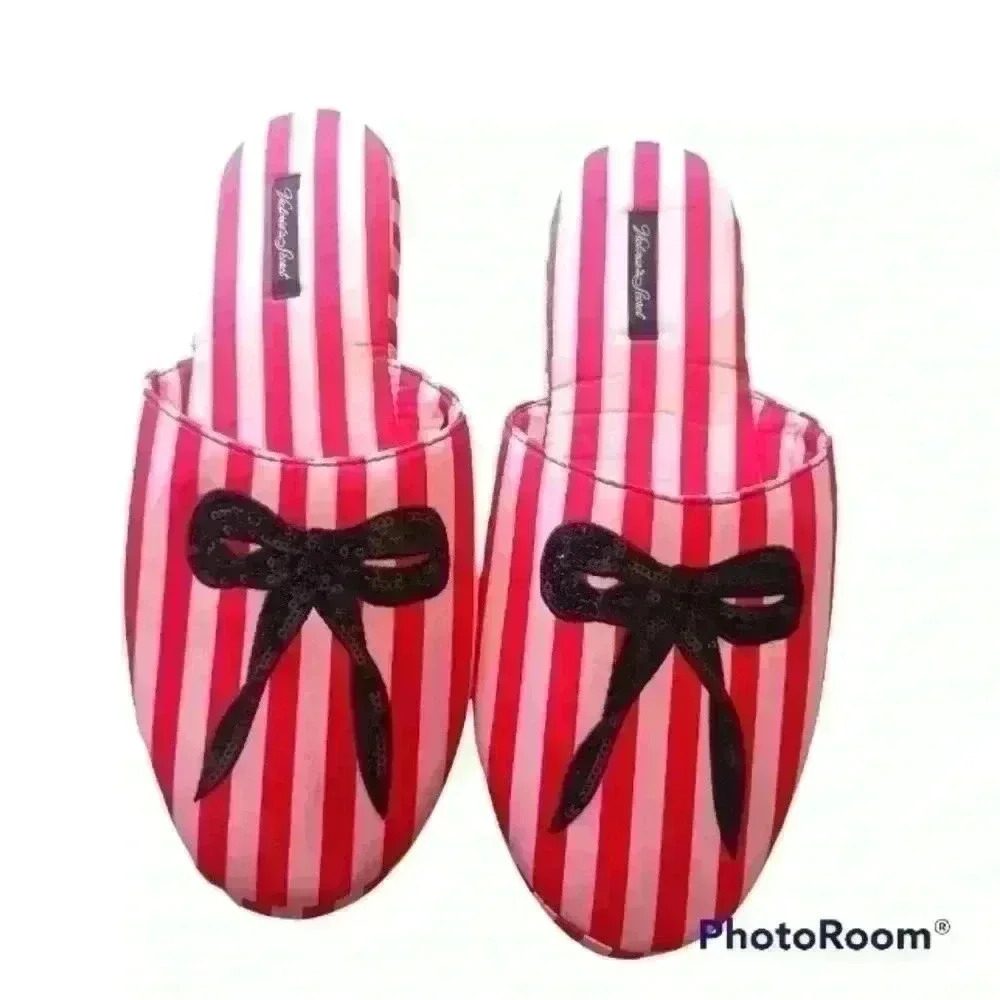 Victoria's Secrets Pink and Red Women's Slipper L 9/10
